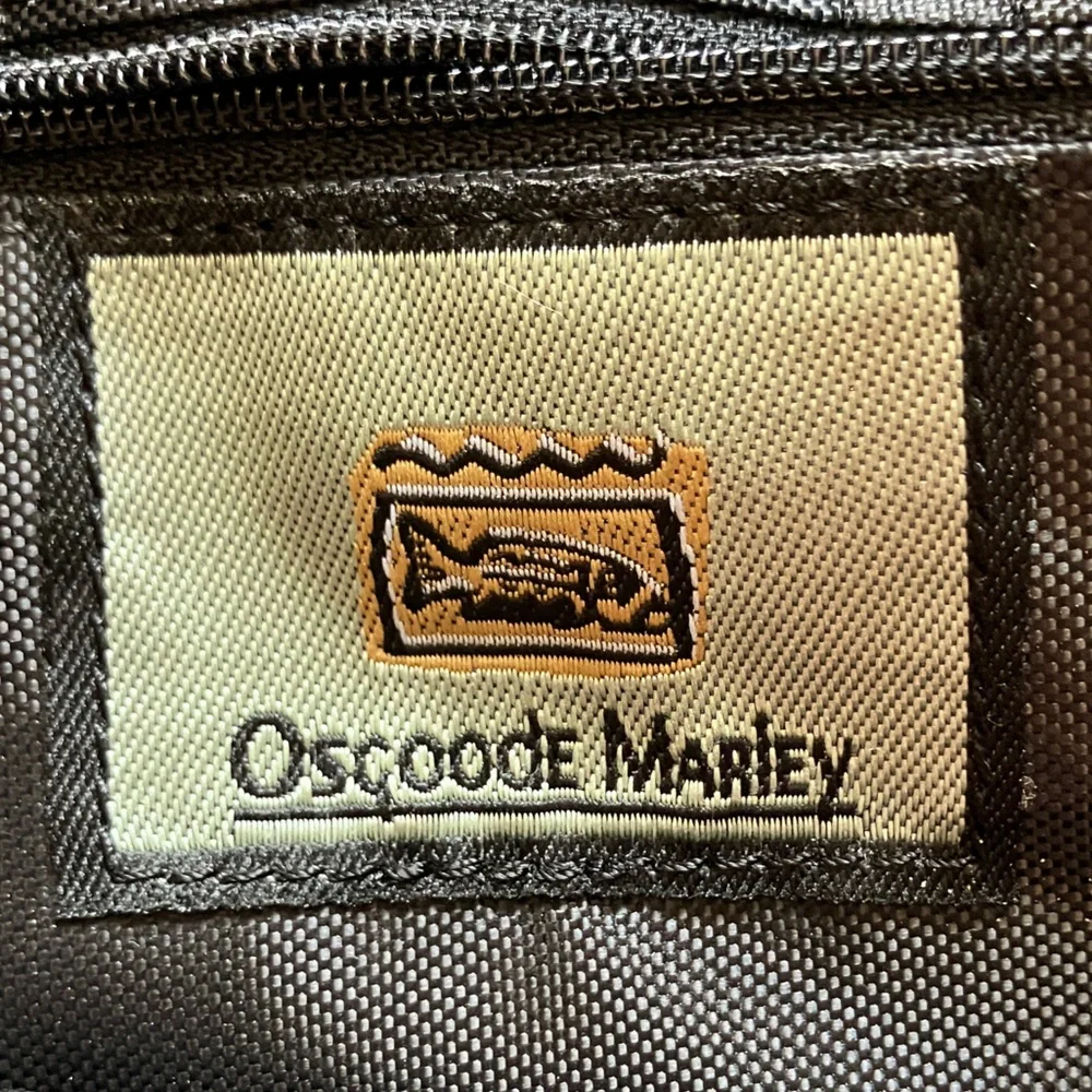 Osgoode Marley Black Leather Vertical Crossbody Messenger Computer Commuter Bag